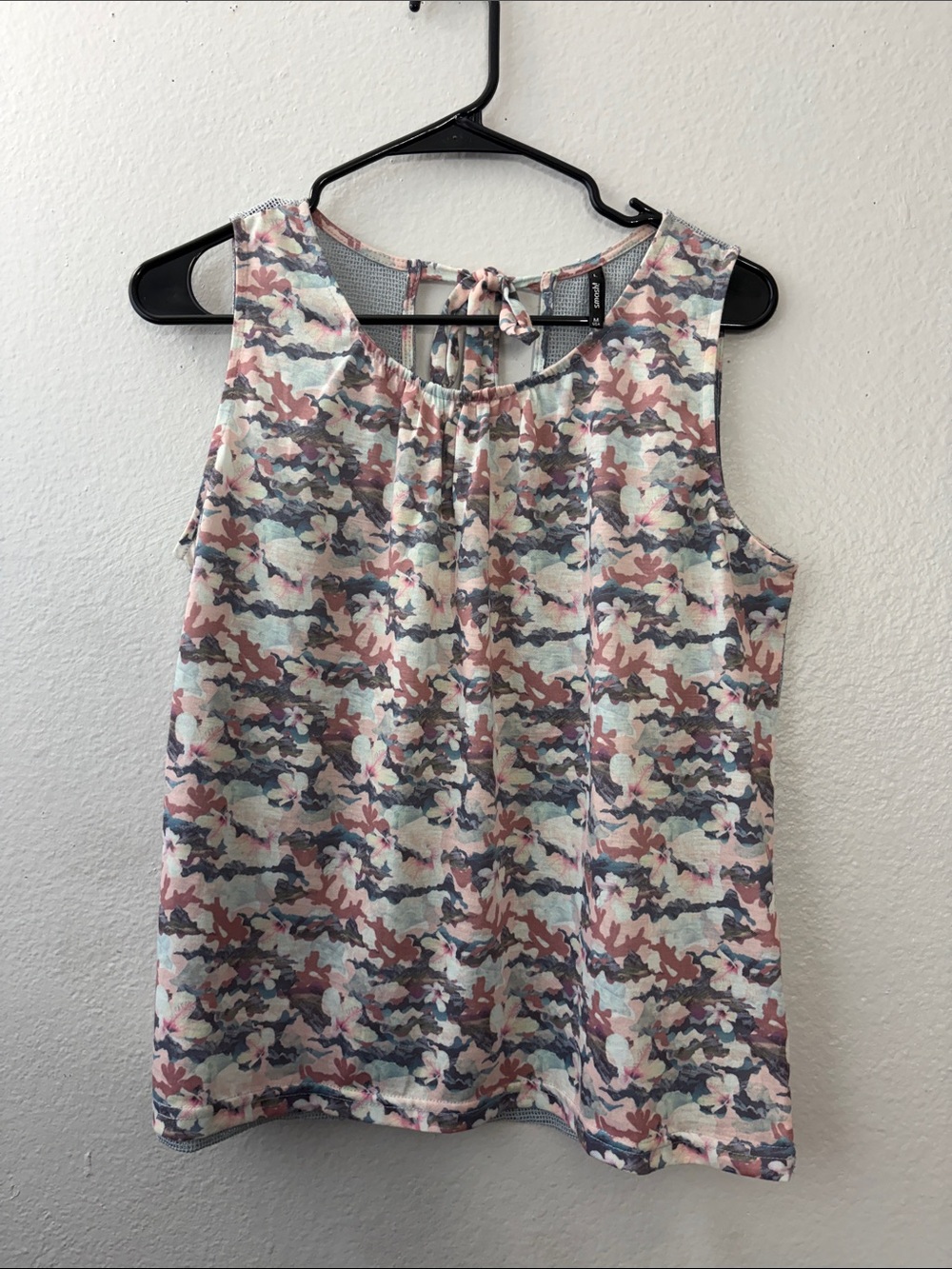 Floral Camo Tie-Back Sleeveless Shell - Pink/Blue